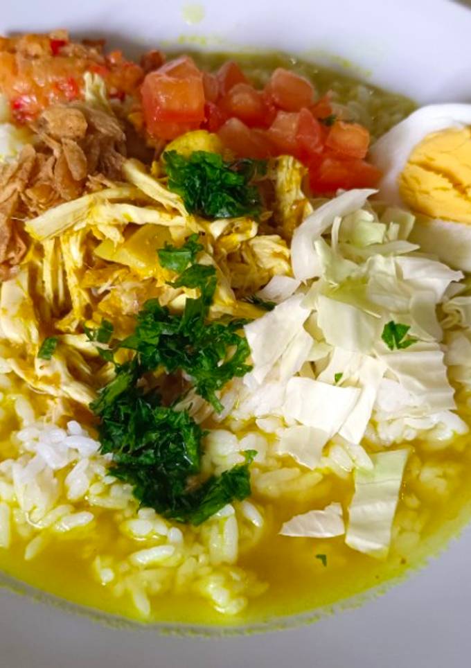 Kenapa Soto Ayam Selalu Jadi Favorit Banyak Orang Mengungkap Rahasia Kelezatan Abadi Kuliner Nusantara