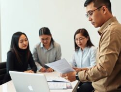 Cara Memakai APD dengan Benar: Panduan per Jenis Pekerjaan dan Bahayanya